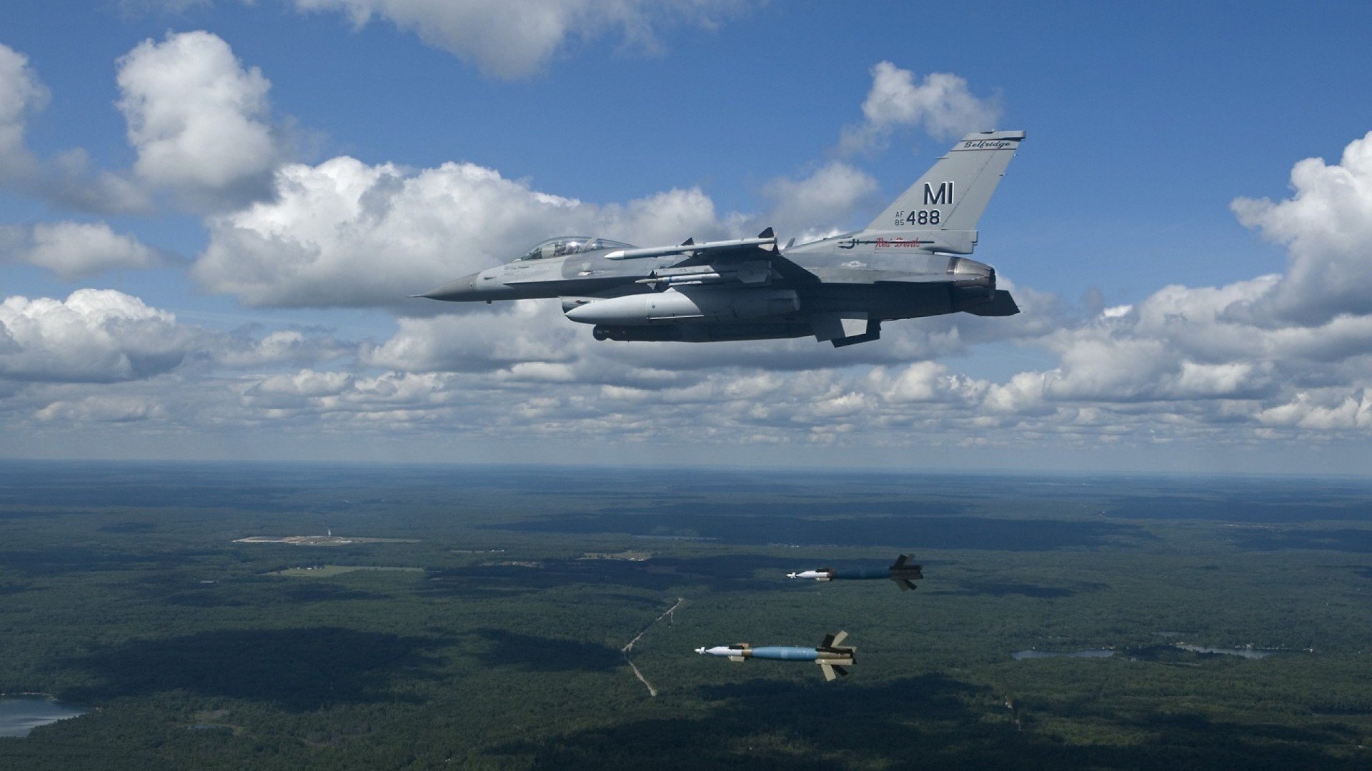 当红魔撞上南美铁壁,马丁内利成为撕裂曼联式傲慢的利刃