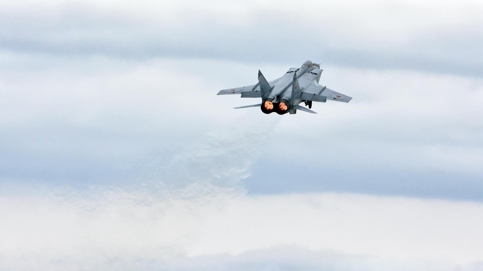 跨洋抢七，深圳队压哨绝杀独行侠，改写篮球历史的午夜奇迹